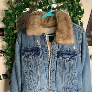 Abercrombie fur jean jacket!
Never worn and seems p warm